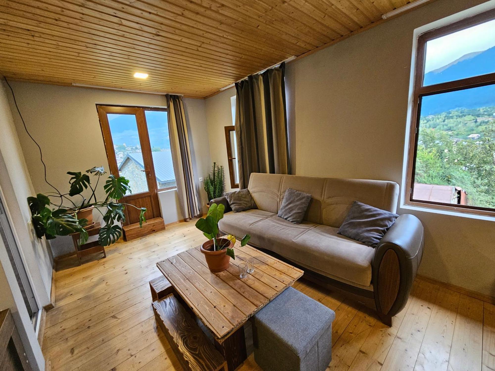 Guest House Goshtela Mestia Kültér fotó
